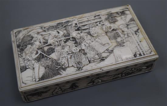 A Japanese ivory box, Meiji period 16cm